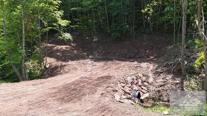 Property Photo: 11 Possum Hollow Rd WV 24739