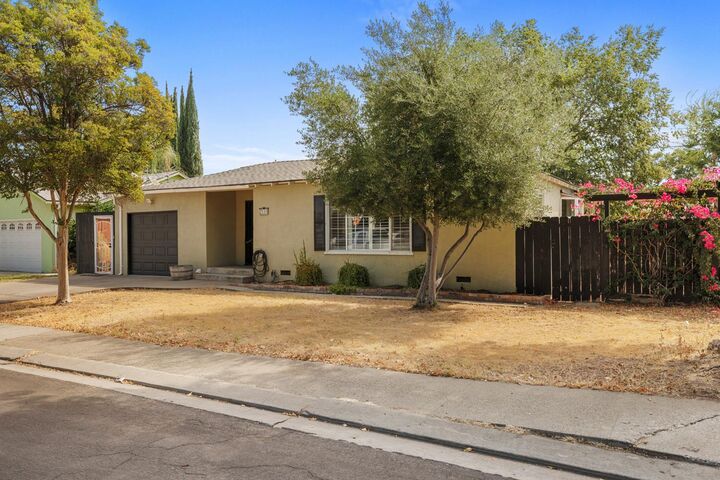 Property Photo: 2110 Monticello Avenue CA 95350