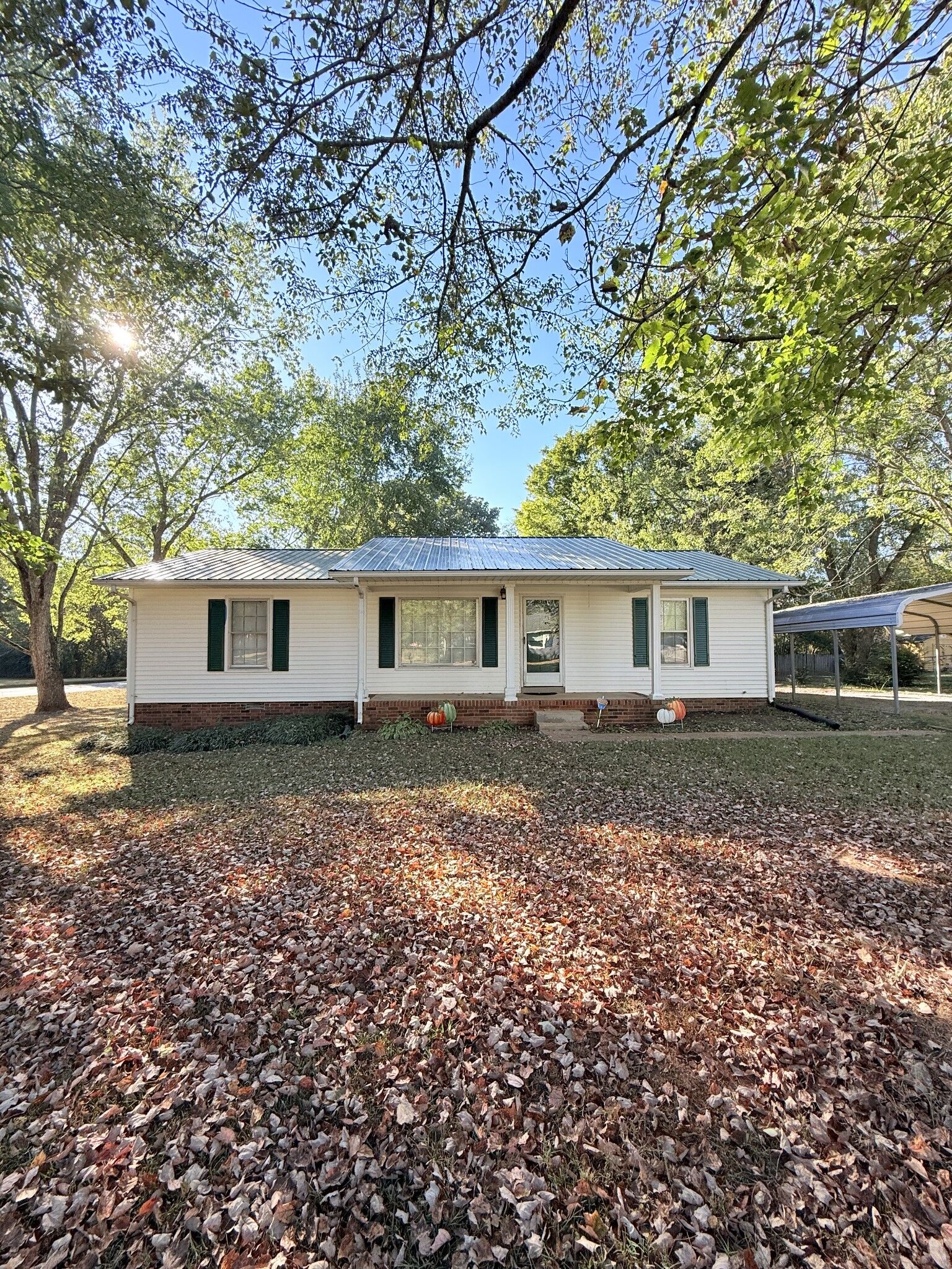 Property Photo:  601 Herb Dr  TN 38464 