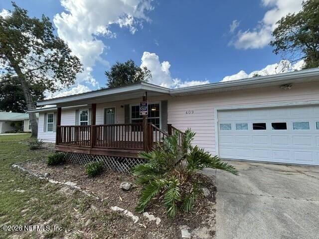 Property Photo:  409 SE 42nd Street  FL 32656 