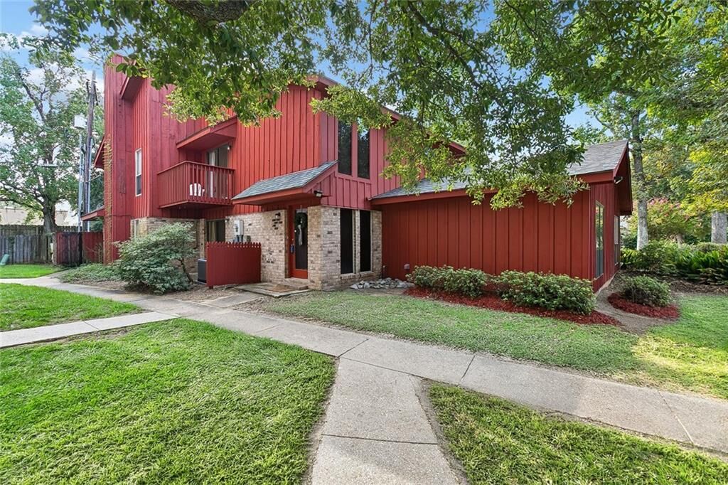 Property Photo: 209 Bon Temps Roule Drive 9B LA 70471