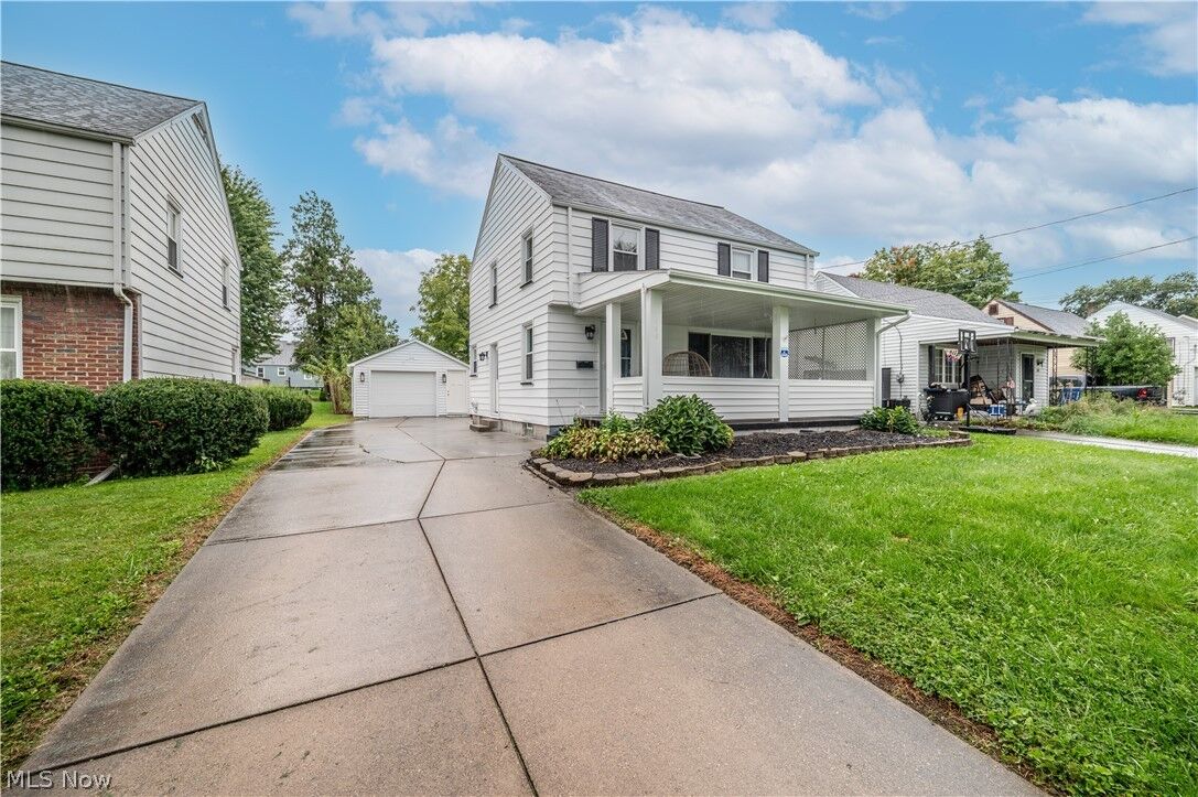 Property Photo:  186 Creed Street  OH 44471 