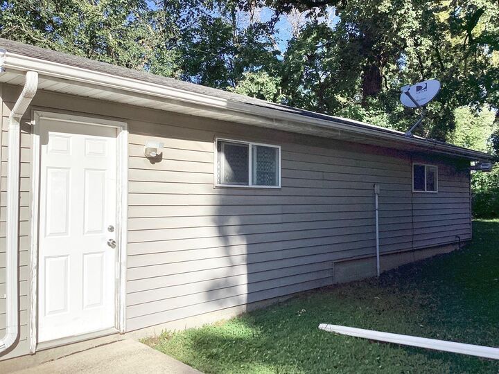 Property Photo:  709 Minnesota Avenue  MN 56007 