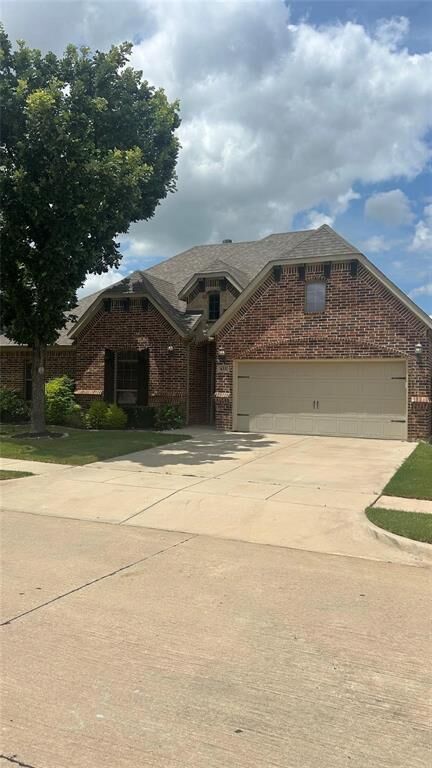 Property Photo:  433 Chisholm Trail  TX 76247 