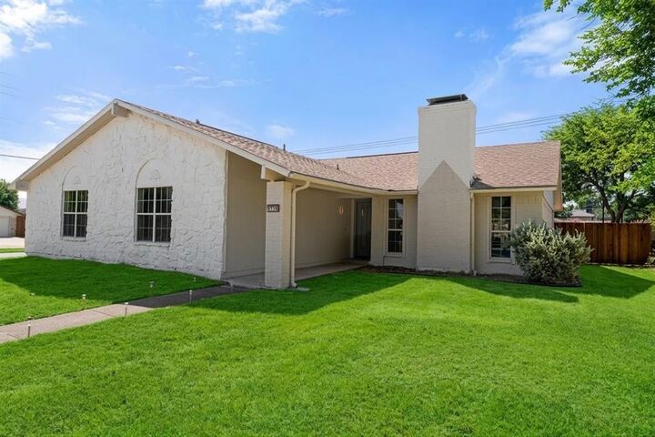Property Photo: 1714 Baylor Drive S TX 75081