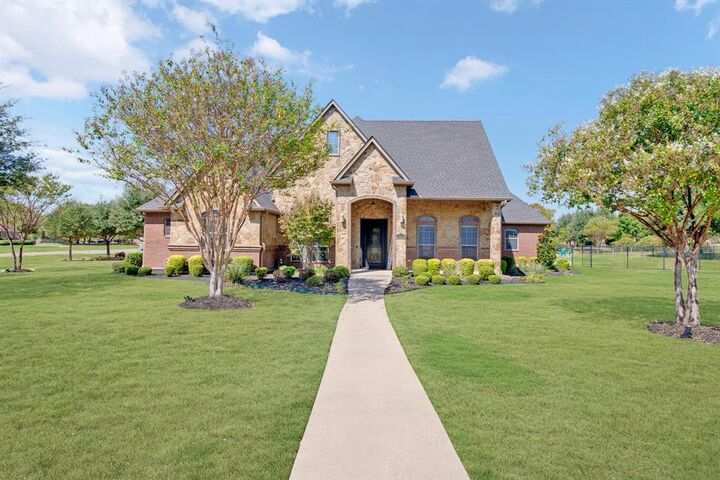 Property Photo:  3833 Eagles Nest Trail  TX 76028 