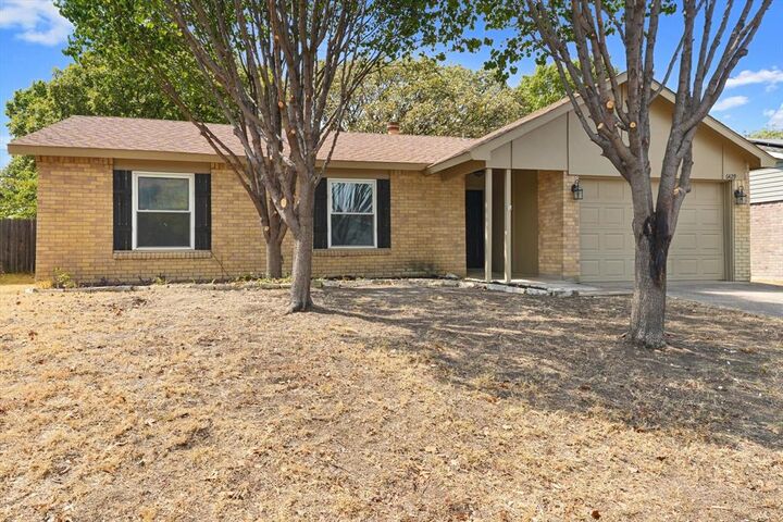 Property Photo: 6429 Yarmouth Avenue TX 76182