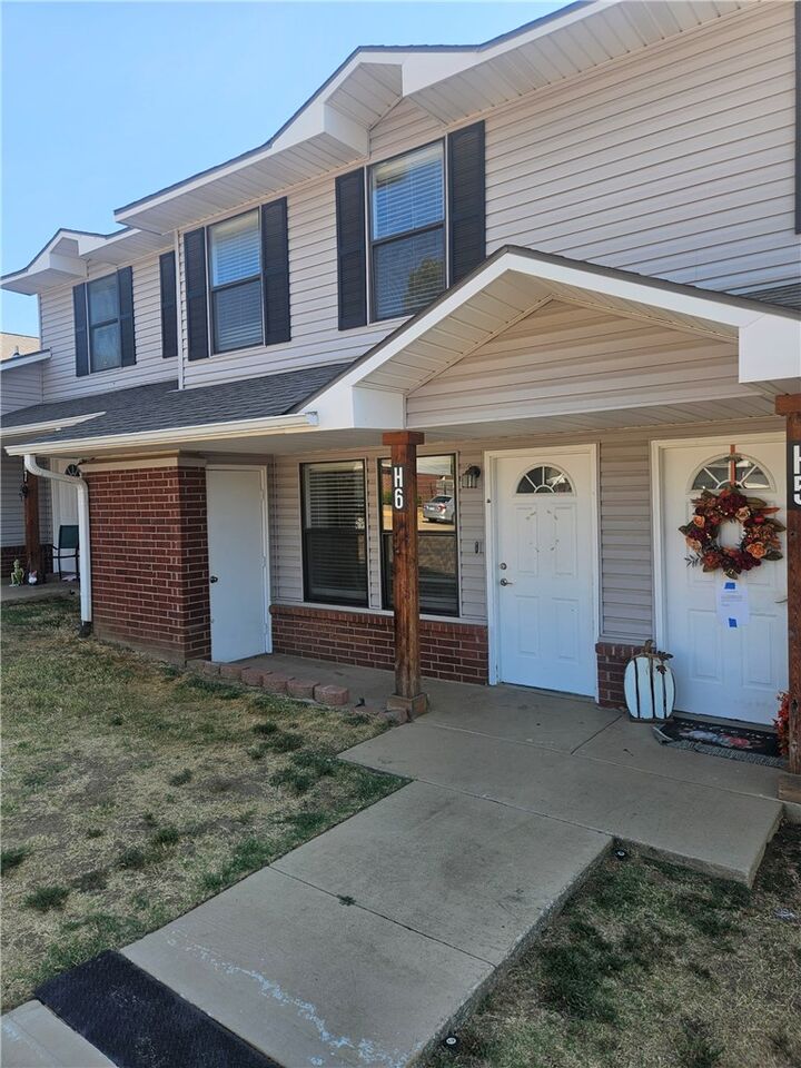 Property Photo: 1301 E Central Avenue H-06 AR 72712