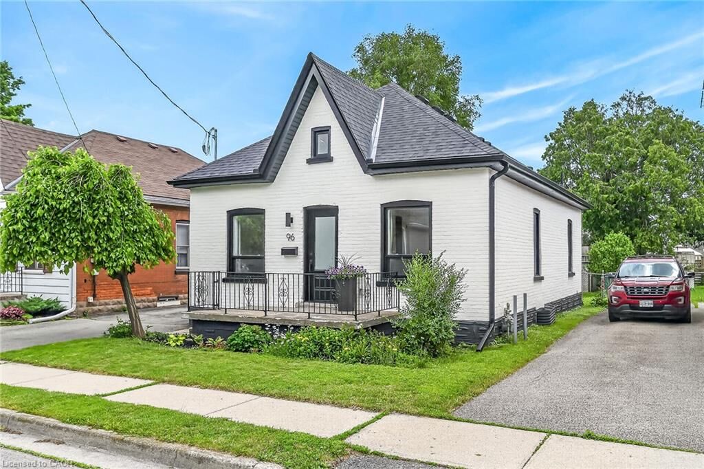 Property Photo: 96 Aberdeen Avenue ON N3S 1S3