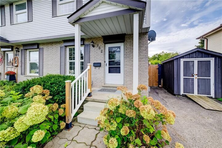 Property Photo:  102 Bloomingdale Road N  ON N2K 1A2 