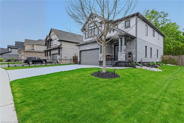 Property Photo:  249 Woodway Trail  ON N3Y 0C7 