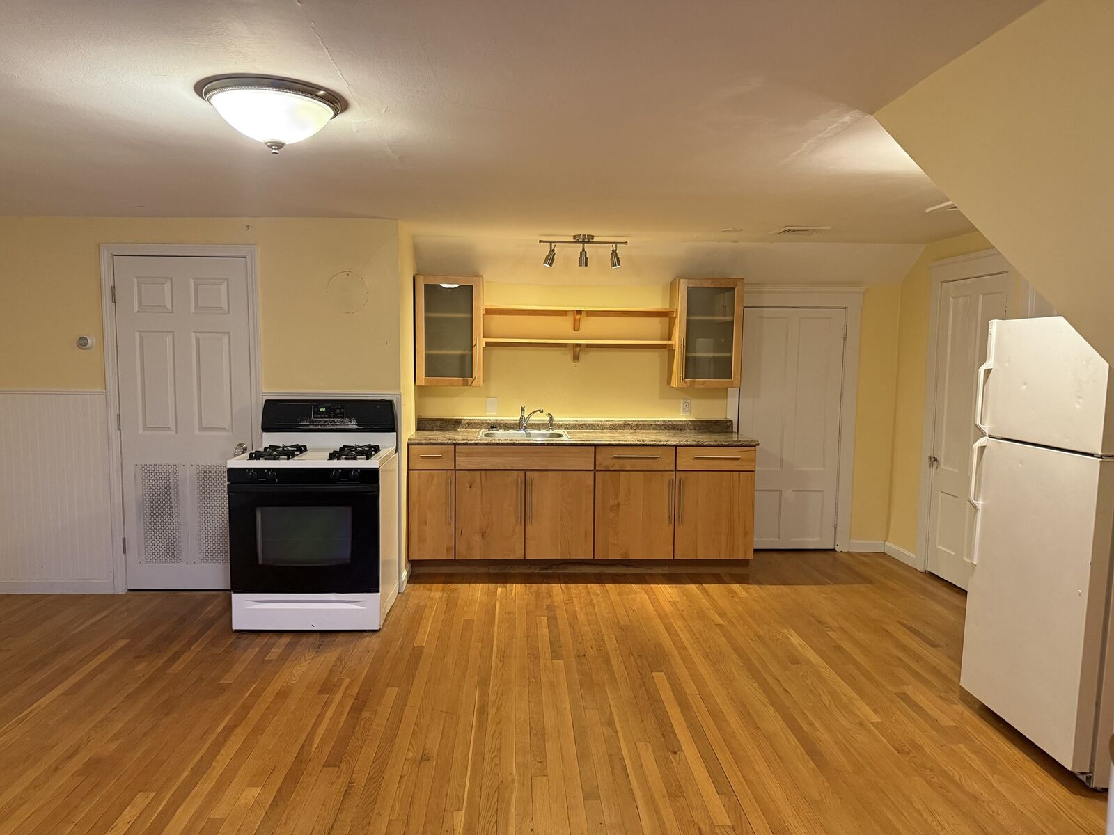 Property Photo:  23 Eddy 3  MA 01570 
