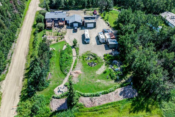 Photo de la propriété:  #2 53220 Range Road 263  AB T7X 4M1 