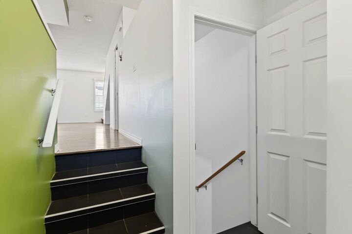 Property Photo:  3240 New Brighton Gardens SE  AB T2Z 0A3 