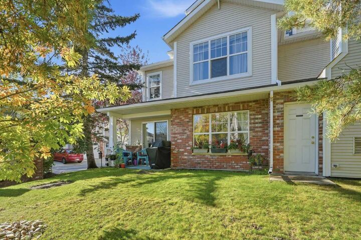 Property Photo: 7171 Coach Hill Road SW 4003 AB T3H 3R7
