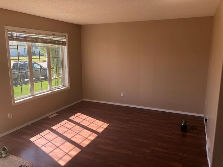 Property Photo: 12410 98 Street AB T8V 7K7