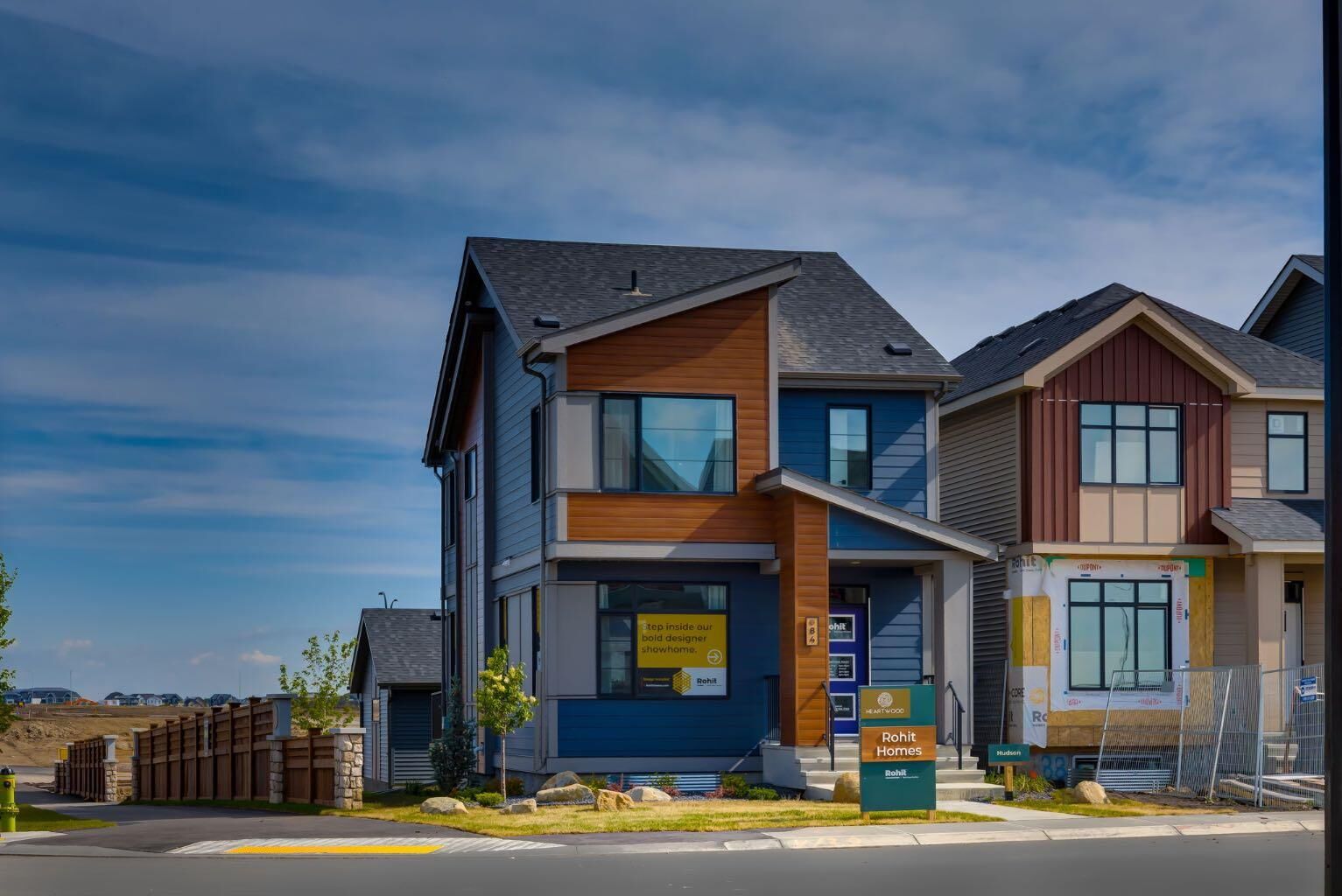 Property Photo:  815 Sora Boulevard SE  AB T3S 0M7 