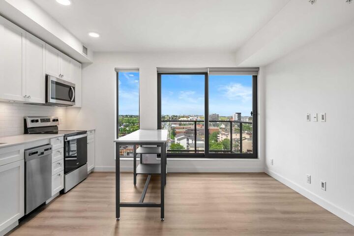 Property Photo:  123 4 Street NE 1208  AB T2E 8K3 