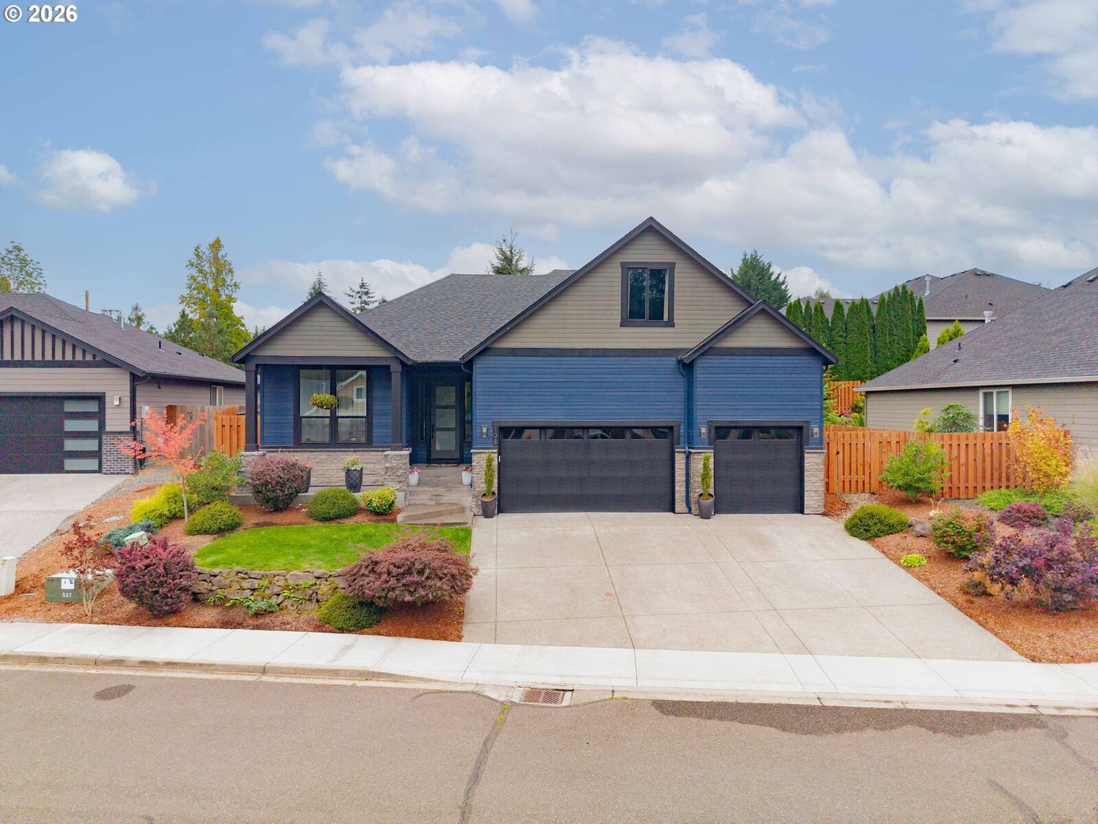Property Photo:  108 W 16th St  WA 98629 