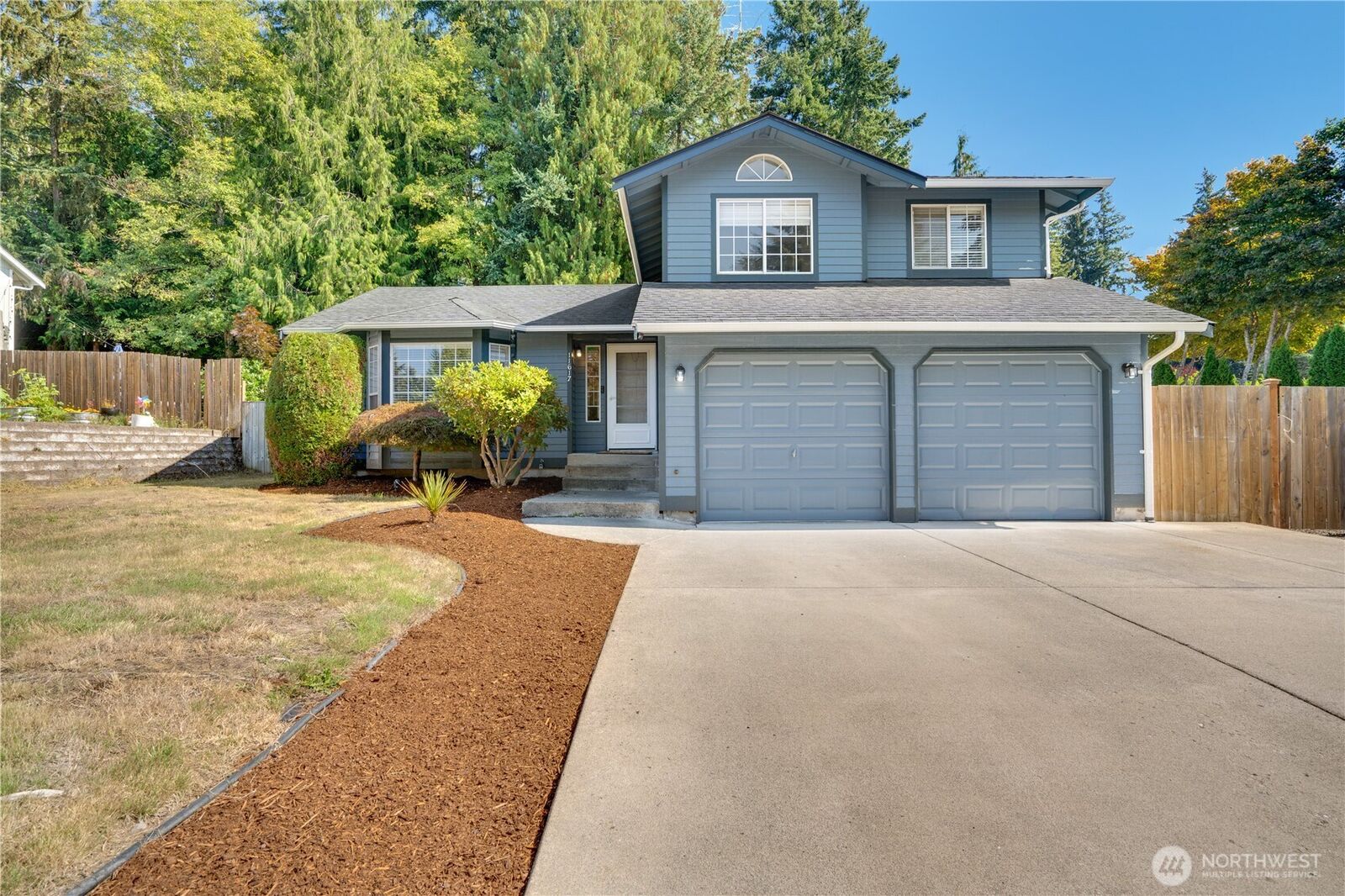 Property Photo:  11617  210th Avenue E  WA 98391 