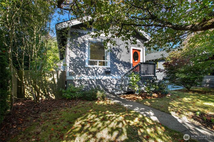 Property Photo:  1147  Humboldt Street  WA 98225 