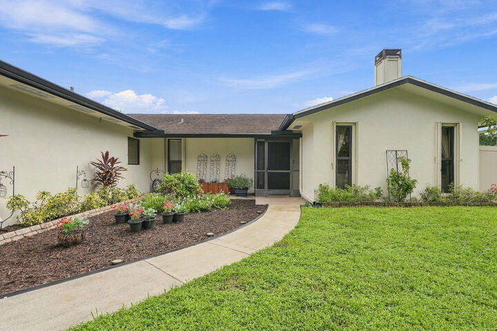 Property Photo:  99 Cuyahoga Road  FL 33467 