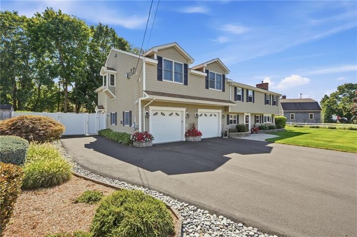 Property Photo:  4 Roosevelt Drive  RI 02809 