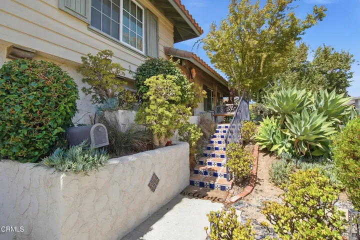 Property Photo:  1467 Calle La Cumbre  CA 93010 