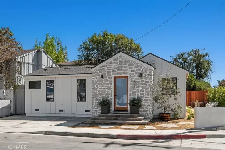 Property Photo:  634 Glenneyre  CA 92651 