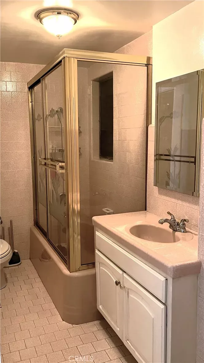 Property Photo: 455 E Ocean Boulevard 1106 CA 90802