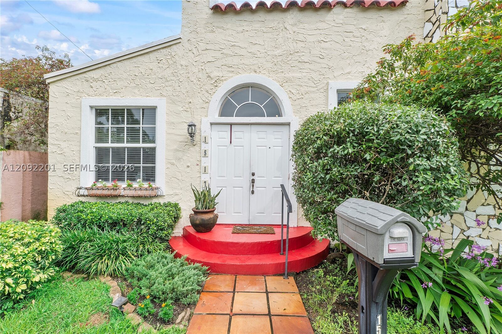 Property Photo:  1517 Adams St  FL 33020 