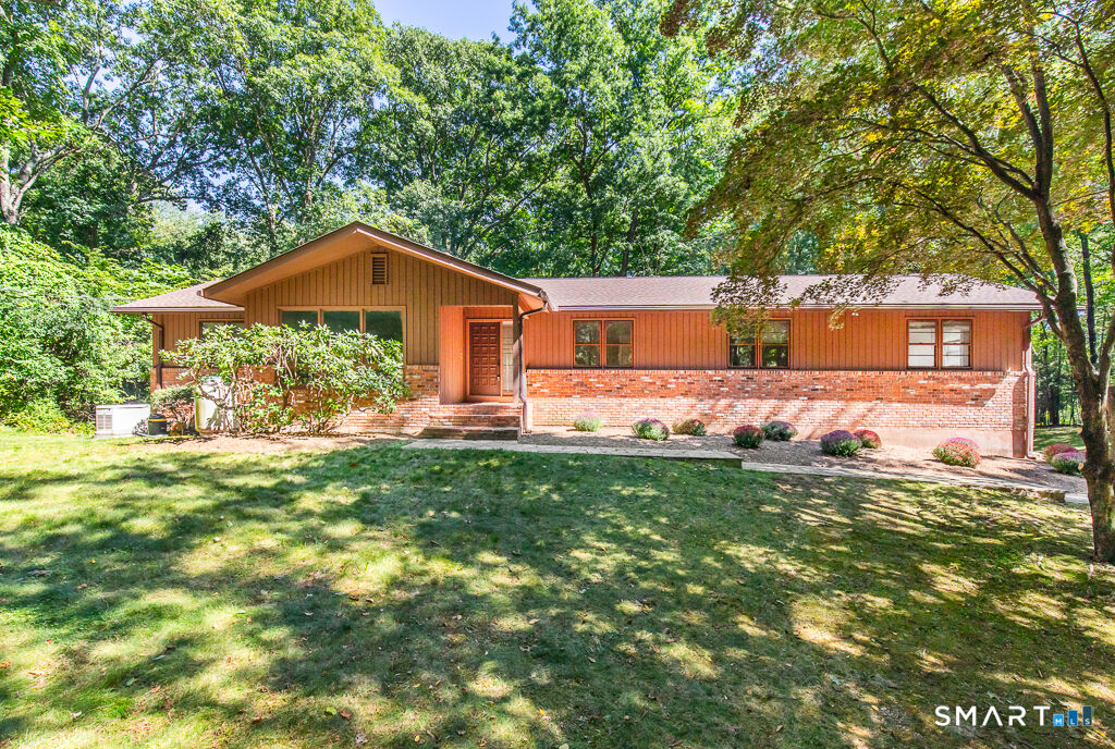 Property Photo:  14 Mitchell Lane  CT 06525 
