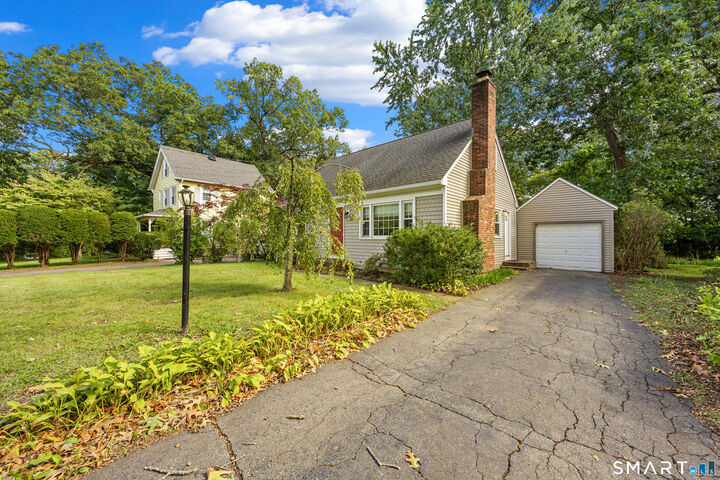 Property Photo:  19 Oak Street  CT 06492 