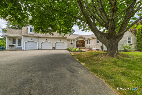 Property Photo:  571 Woodland Street  CT 06073 