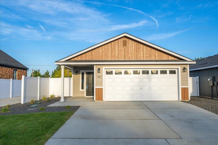 Property Photo: 1009 S Century Rd WA 99037