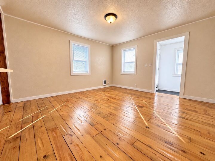 Property Photo:  2927 E Mission Ave  WA 99202 