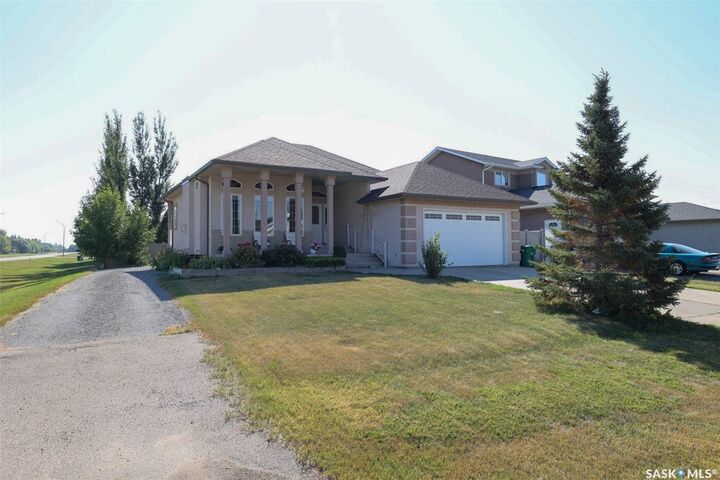 Property Photo:  78 Woods Crescent  SK S4L 1C5 