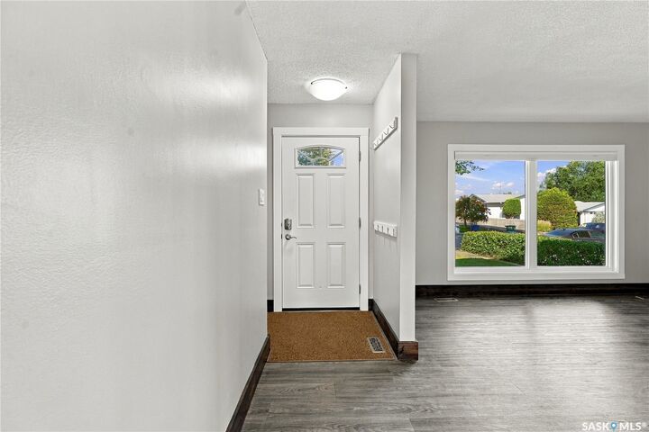 Property Photo: 326 Vancouver Avenue N SK S7L 3P6