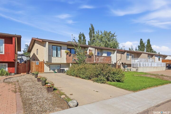 Property Photo: 1007-1009 McCormack Road SK S7M 5C2