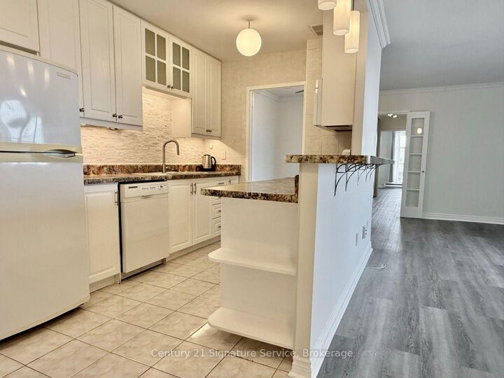 Property Photo:  3025 Queen Frederica Drive 1107  ON L4Y 3A1 