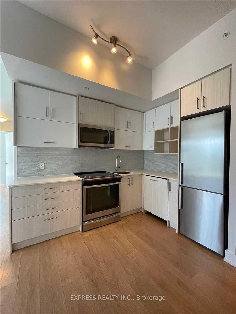Property Photo: 128 Fairview Mall Drive 419 ON M2J 0E8