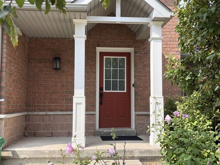 Property Photo:  833 Scollard Court 98  ON L5V 2B4 