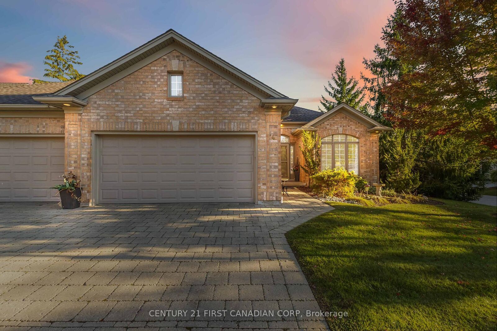 Property Photo:  140 McGarrell Drive 4  ON N6G 5J1 