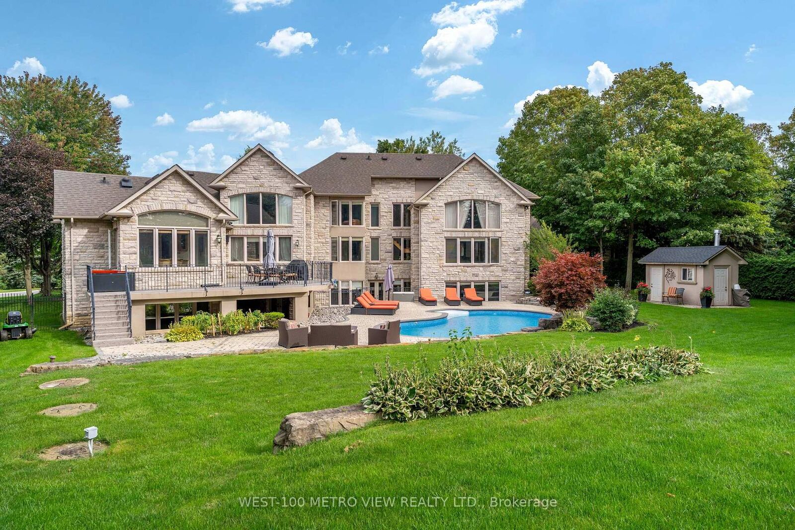 Property Photo:  36 Abbruzze Court  ON L4L 8Z1 