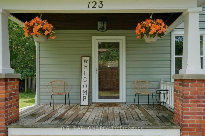 Property Photo:  123 John Street  ON K0M 2T0 