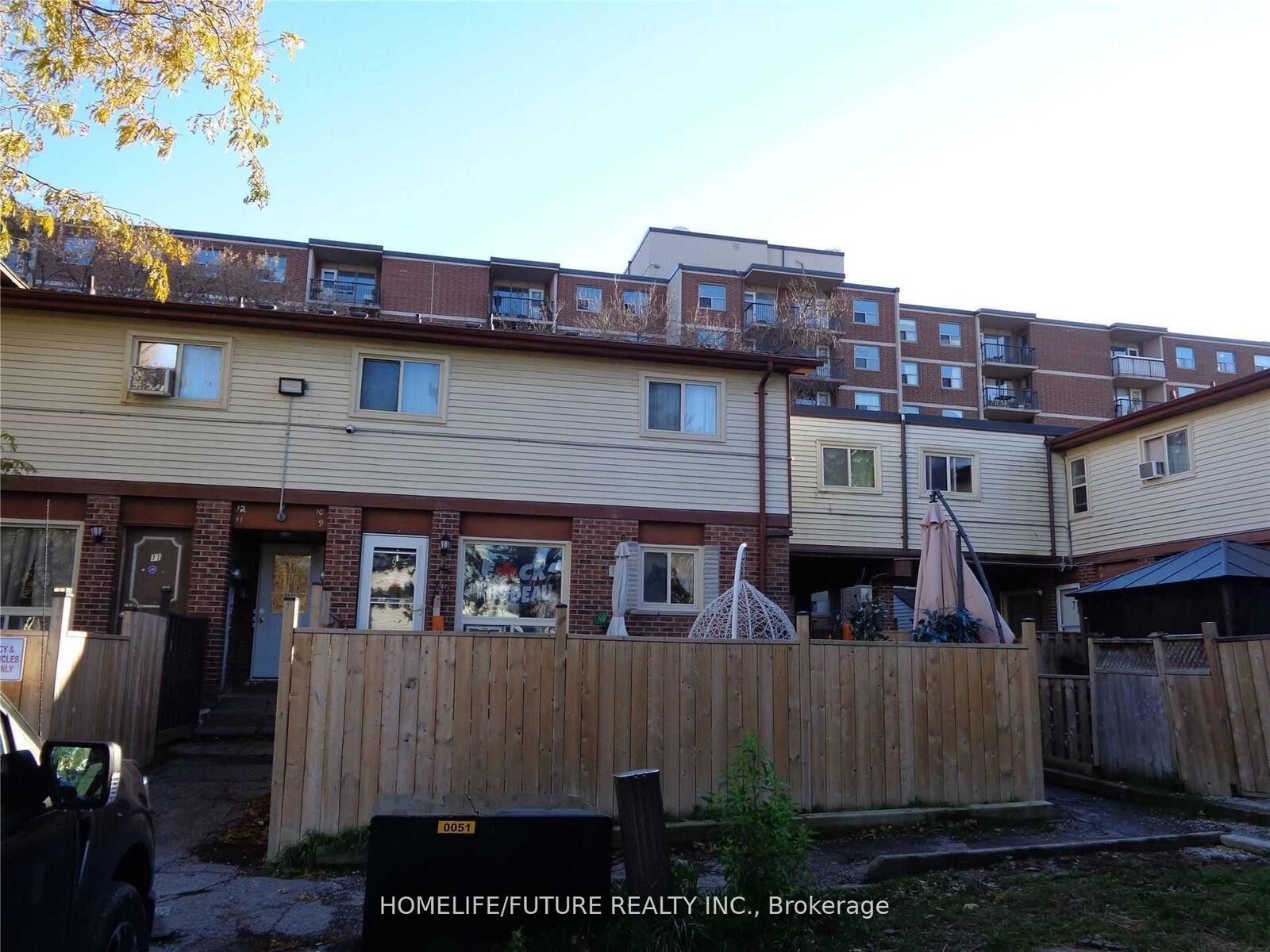 Property Photo:  255 Porter Street 2  ON L1J 1N3 