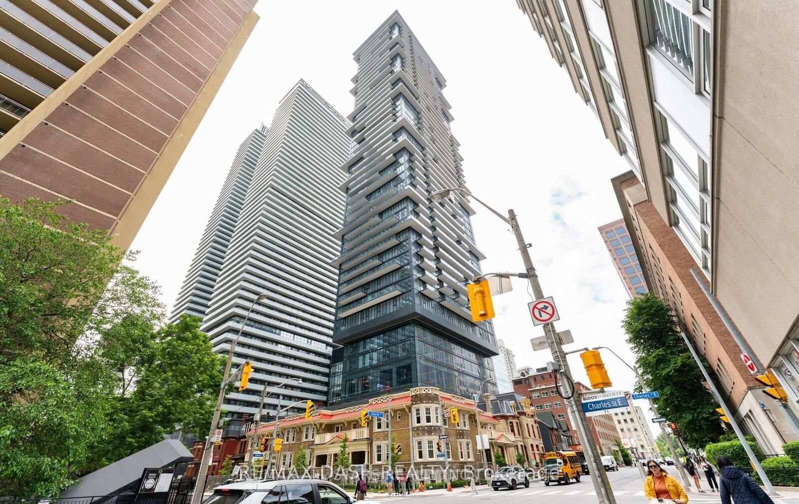 Property Photo:  634 Church Street 3109  ON M4Y 0G9 