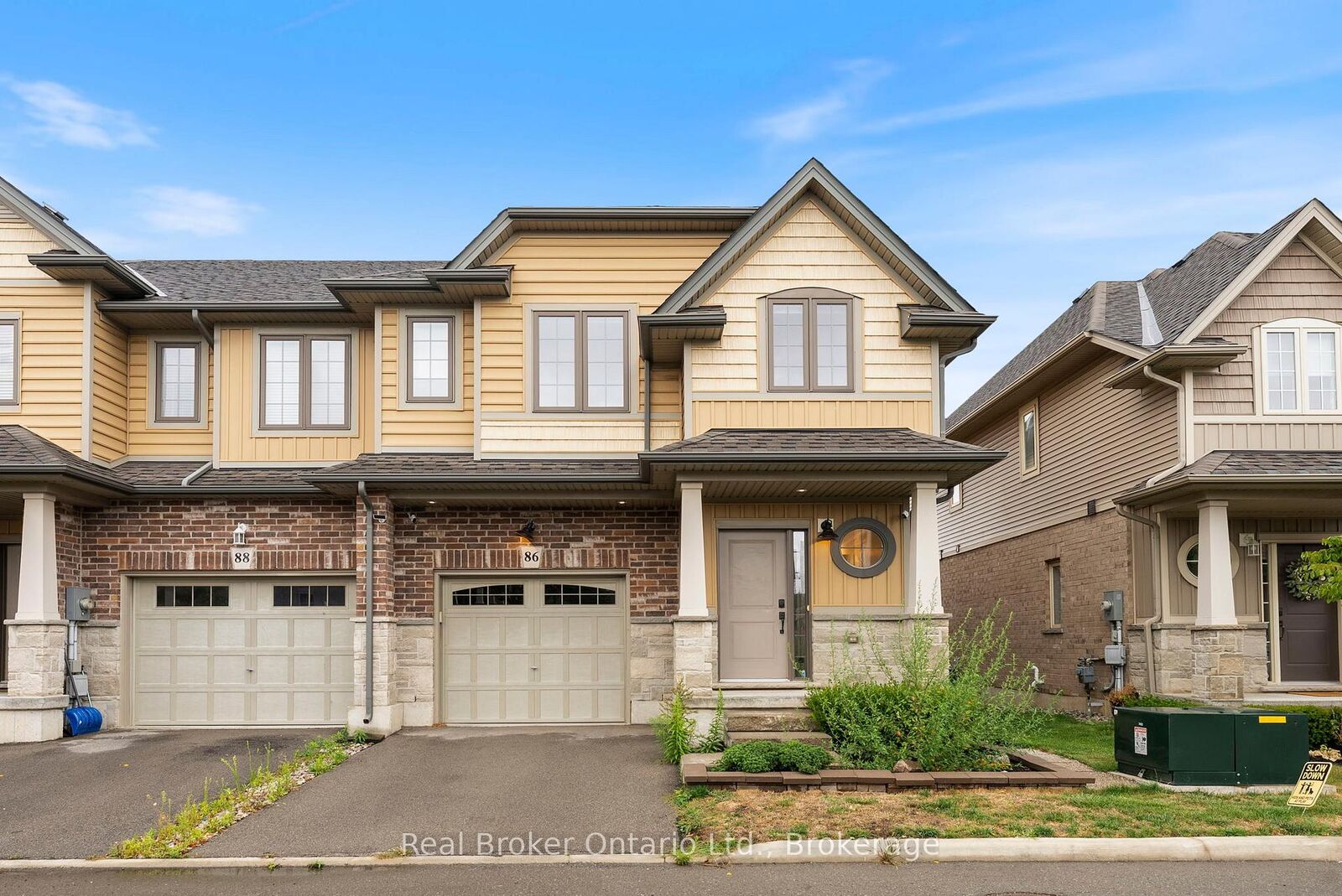Property Photo: 86 Dunrobin Lane ON L3M 0H4