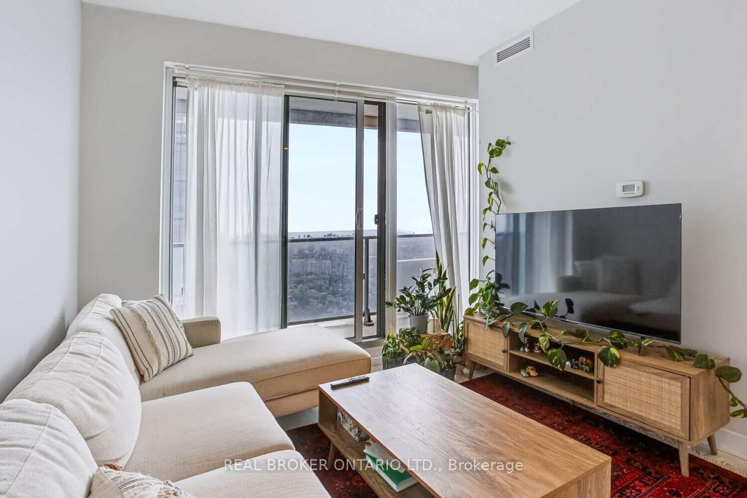 Property Photo: 2221 Yonge Street 4207 ON M4S 2B4