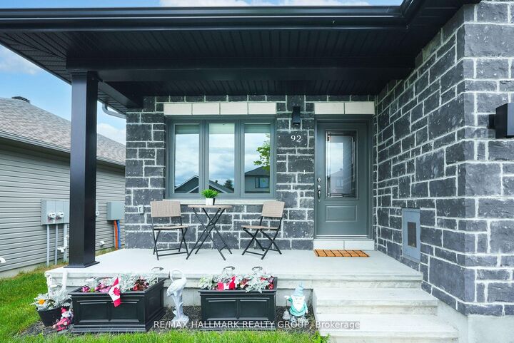 Property Photo:  92 Seabert Drive  ON K7S 0K1 